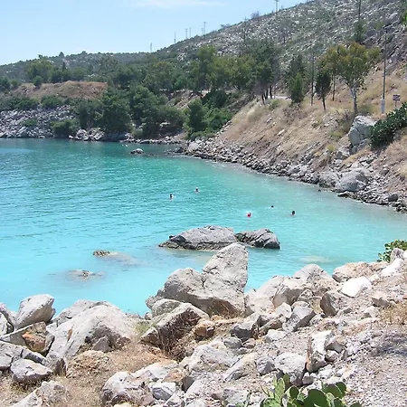 Villa Filistron Seaview Bliss - Coastal Charm Hideaway