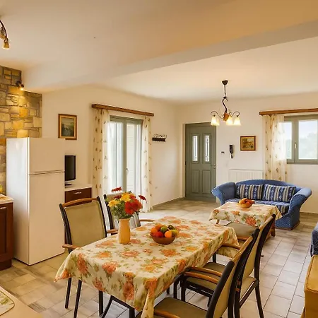 Filistron Seaview Bliss - Coastal Charm Hideaway * Taktikoupoli