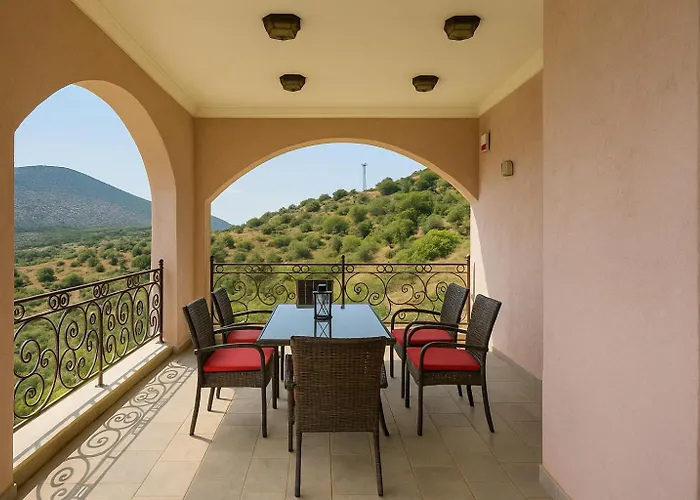 Filistron Seaview Bliss - Coastal Charm Hideaway Villa *