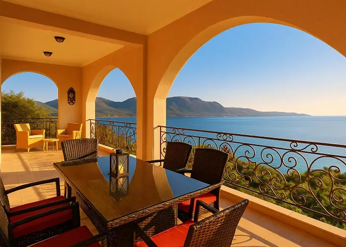 Filistron Seaview Bliss - Coastal Charm Hideaway Villa *